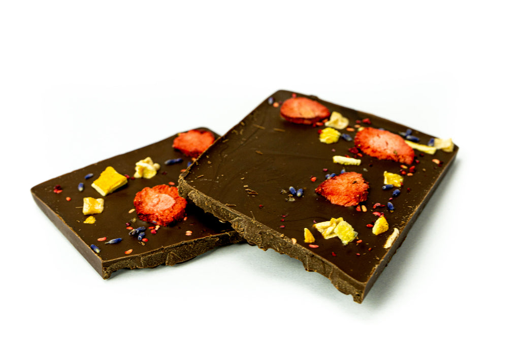 72% couverture dessert chocolate with dried fruit