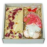 Gift set: chocolate with dried fruit and gingerbread